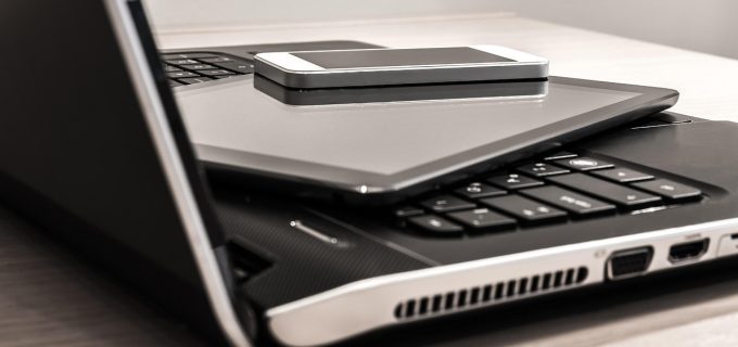 现代办公桌上打开的 Excel 电子表格，屏幕显示日期序列号与数字换算，画面冷色调专业感强，与43998数字解析主题相关
